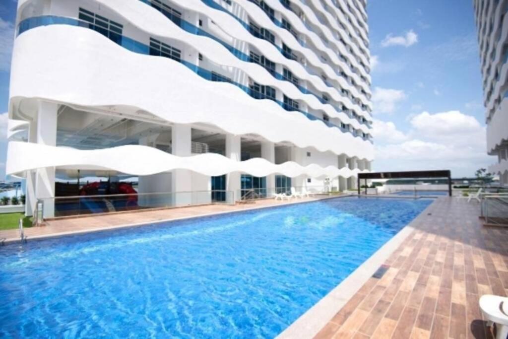 The Wave - Kota Laksamana -- Pool View -- 6 Pax Malacca Exterior foto